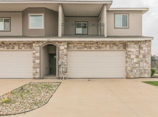 1225 Summerset Ln, Burleson, TX 76028