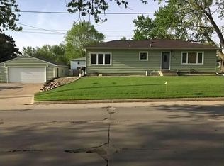 1600 E Mitchell Ave, Waterloo, IA 50702