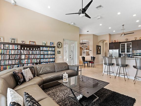4th image of 6992 Corning Cir