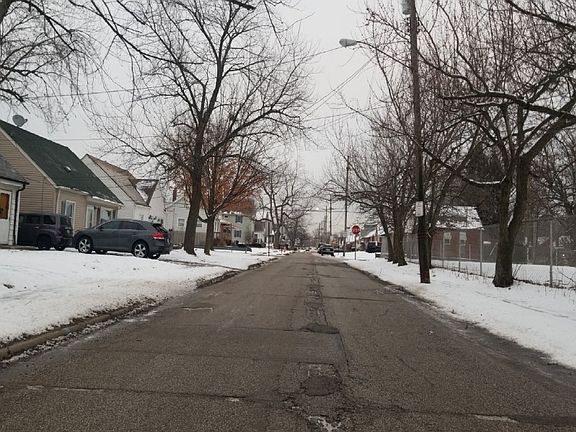 4th image of 12720 Bennington Ave