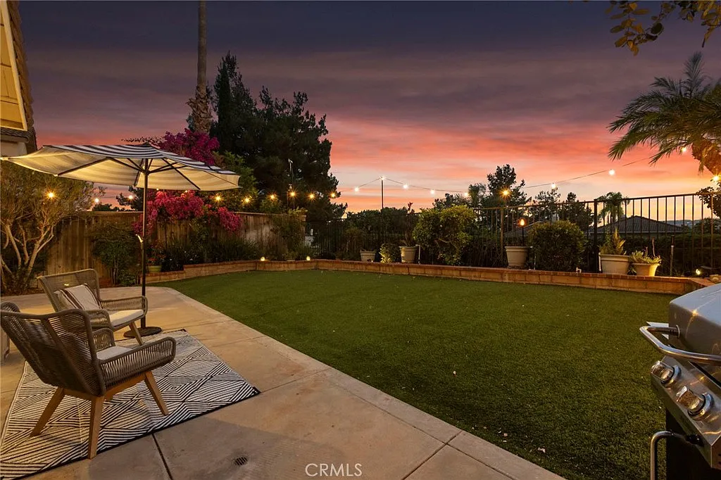 3 bed, 2.5 bath, 1658 sqft, $5,600 — Photo 2