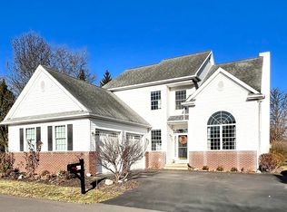11 Claire Cmn, Slingerlands, NY 12159