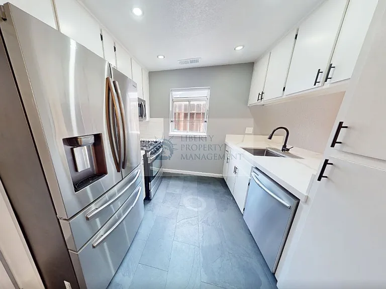 6000 Preakness Dr — Photo 7