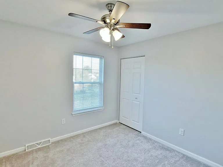 58 Frock Dr — Photo 35