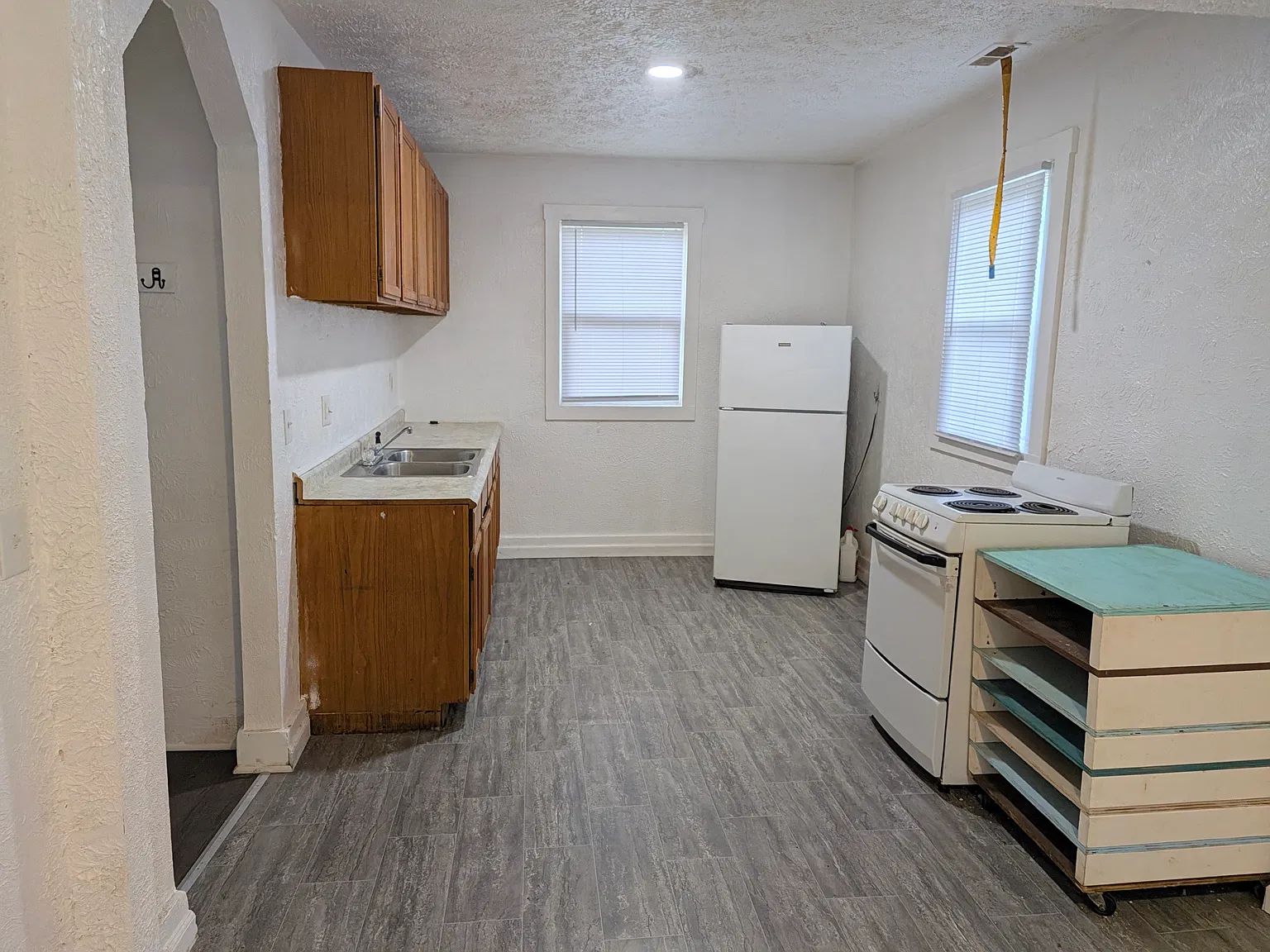 3 bed, 750 sqft, $950 — Photo 2