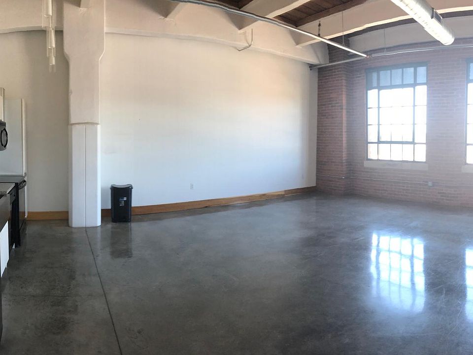 1st image of 4 W 22nd St