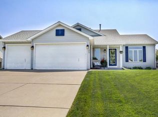 1867 Rochelle Curv, Shakopee, MN 55379