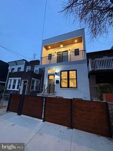 2211 Cedar St, Philadelphia, PA, 19125