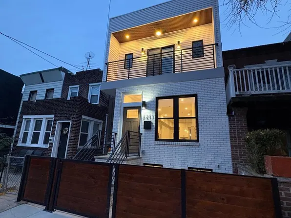 2211 Cedar St, Philadelphia, PA 19125