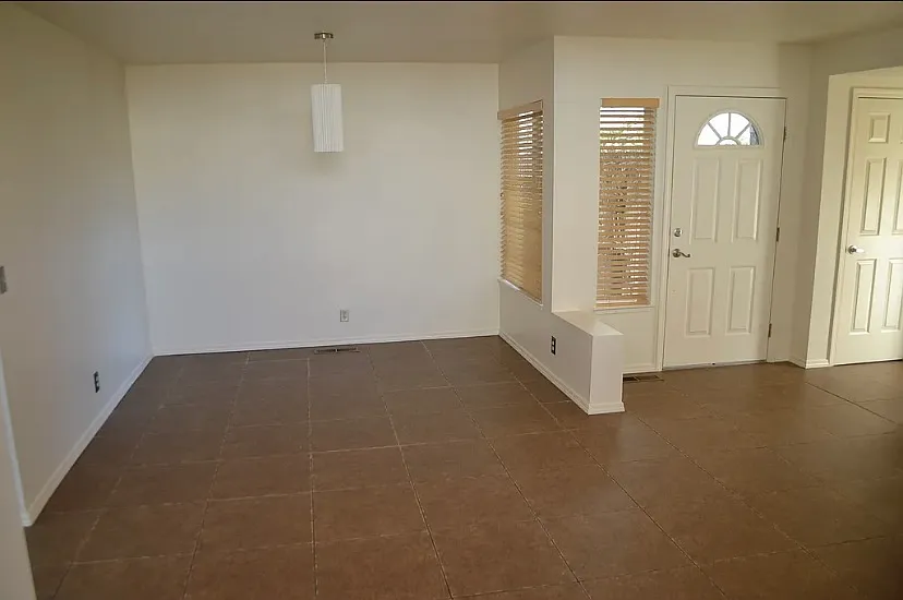 3 bed, 2.5 bath, 1819 sqft, $3,200 — Photo 2