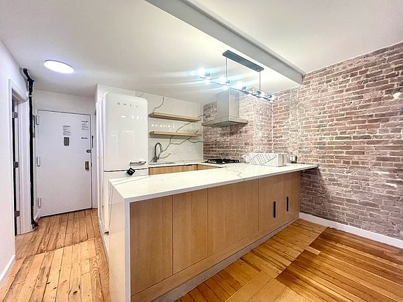 5th image of 33 Crosby St #3F