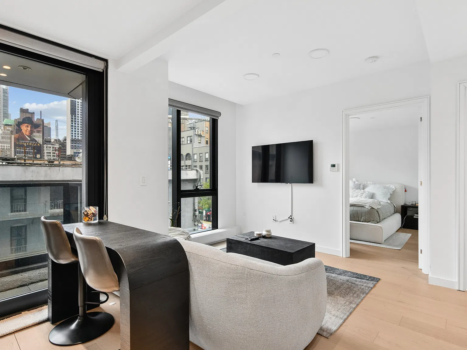300 West 30th Street — Photo 4