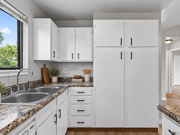 4th image of 2273 S Buckley Road #202
