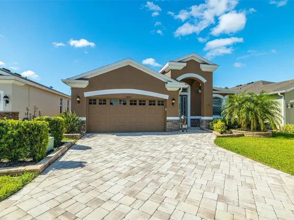 10044 Gap Wedge Dr, San Antonio, FL 33576