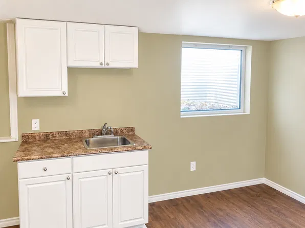 2 Inglis Ave #2, Clarington, ON L1E 2A8
