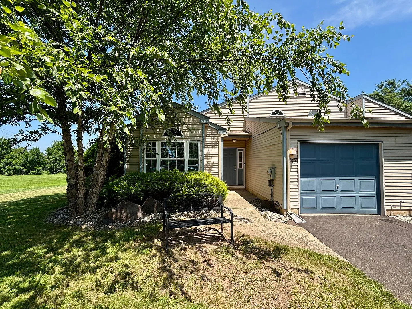 37 Kern Dr photo 1