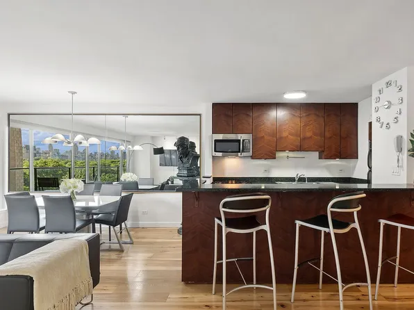 200 Central Park S APT 10H, Manhattan, NY 10019