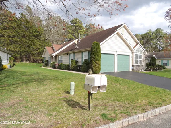 5 Lake Ridge Boulevard, Manchester, NJ 08759