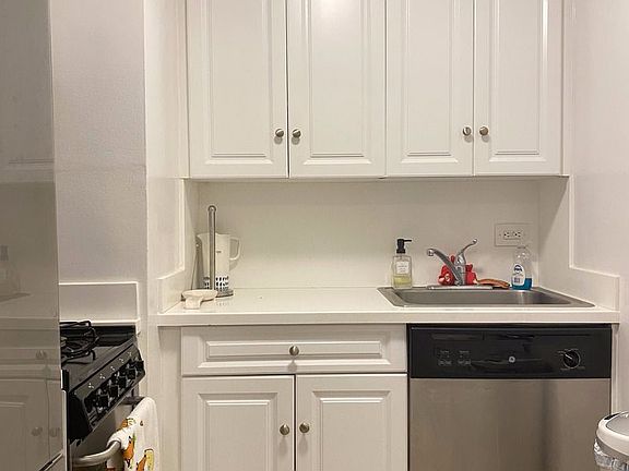 4th image of 40 Park Ave APT 12G