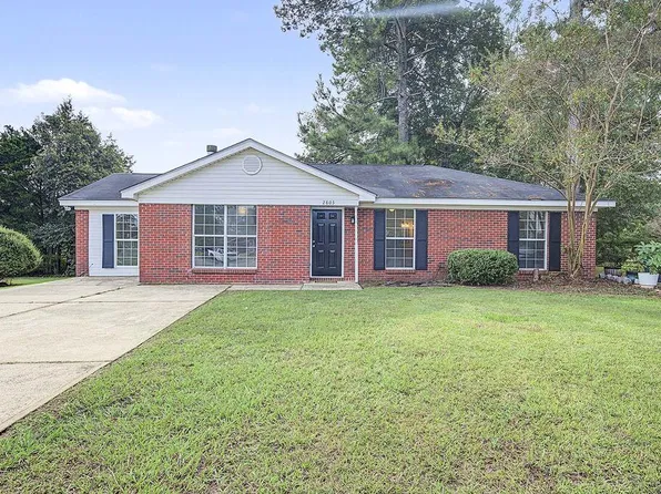 2803 Stonewater Dr, Albany, GA 31721