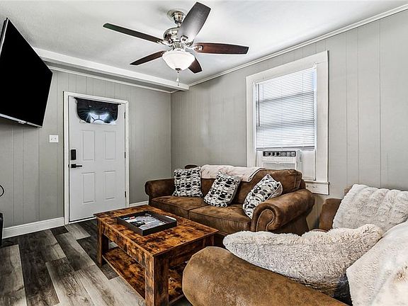 5th image of 204-06 Division St #8
