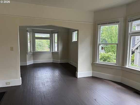 5th image of 4507 N Gantenbein Ave