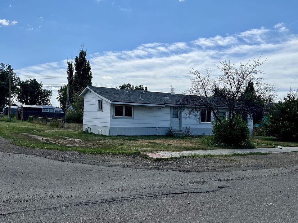 1st image of 1318 N Merriam Ave