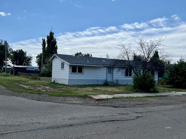 1318 N Merriam Ave, Miles City, MT 59301
