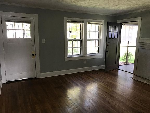 Living room w/ back porch
