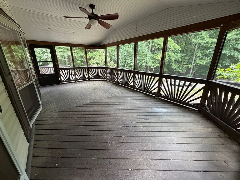 121 Rainwood Dr — Photo 3