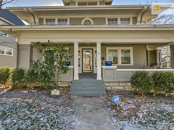 2nd image of 845 W Gregory Blvd