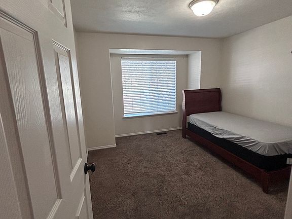 2nd image of 124 Tamarack Ave