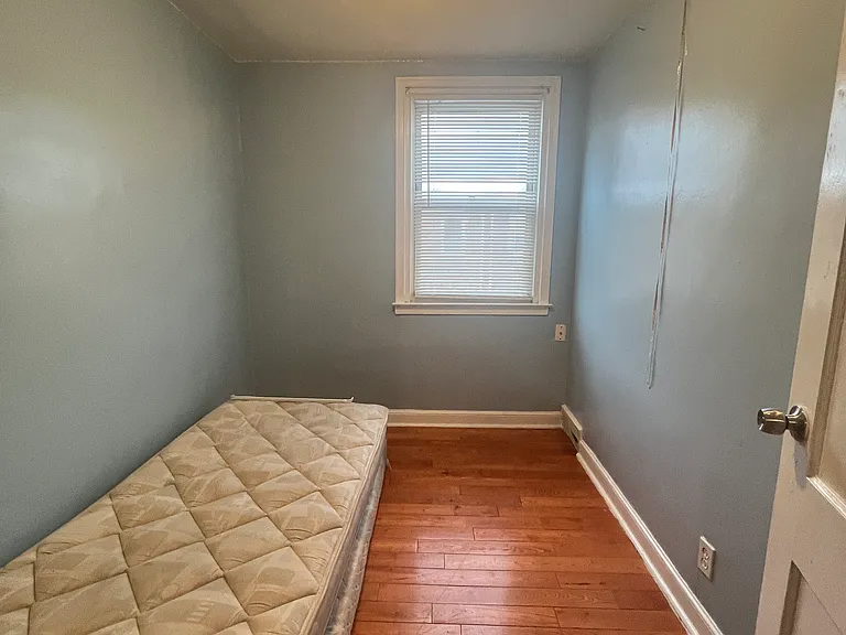 4614 Lansing St — Photo 11