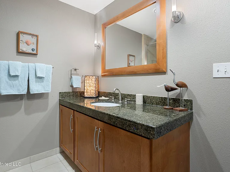 2060 Beach Blvd #707 — Photo 25