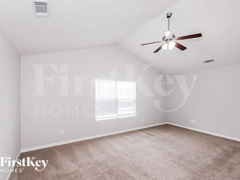 2025 Misty Rose Ln — Photo 7