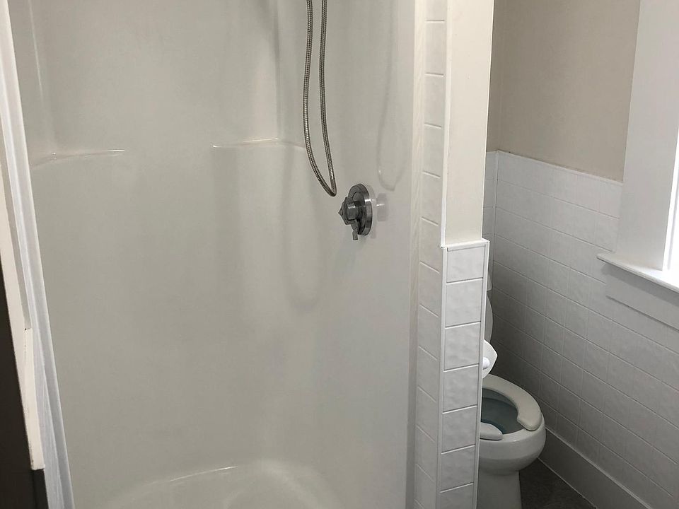 1st image of 73 Bank St APT A