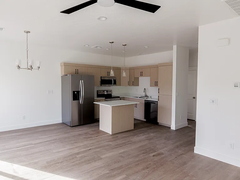 415 W Old Mill Rd #2 — Photo 8