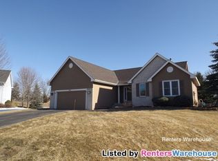 8000 Hemlock Cir, Eden Prairie, MN 55347