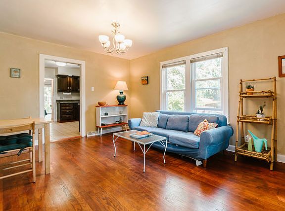 4th image of 717 Leonard Ave