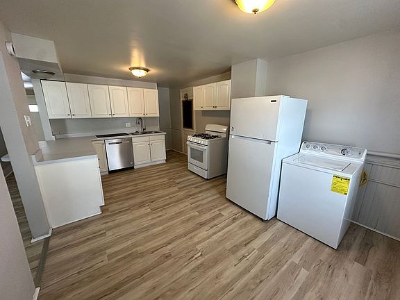2nd image of 416 Dunbar Ave