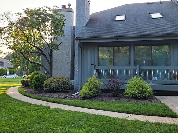 3rd image of 193 Linda Ln