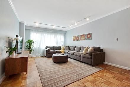 3rd image of 101 W 12th St APT 2N