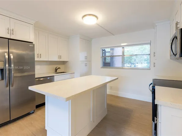 7000 Nova Dr APT 202E, Davie, FL 33317