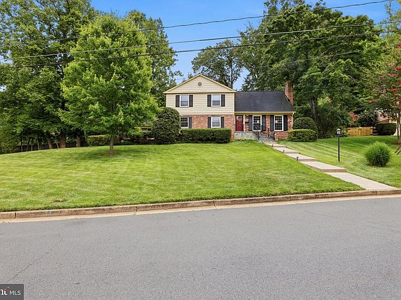 2nd image of 6527 Bay Tree Ct