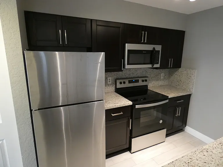 2831 N Oakland Forest Dr #101 — Photo 76