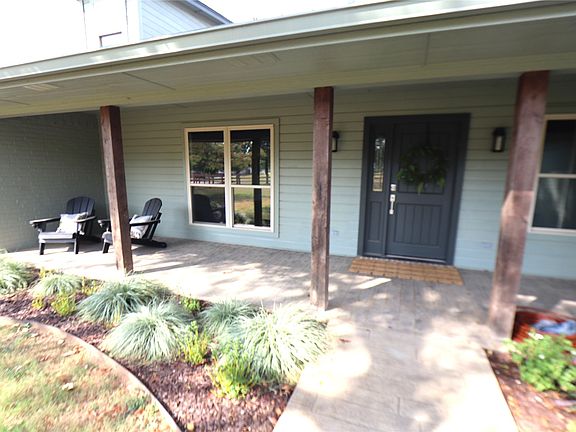 3rd image of 2 Hickory Pl