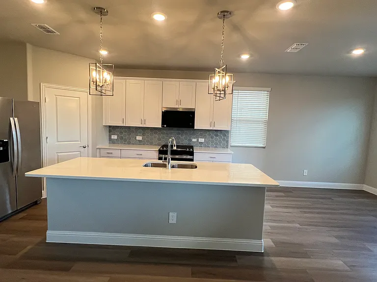 1407 Winters Way — Photo 6