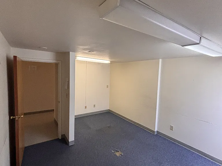 2700 Simpson Ave — Photo 9