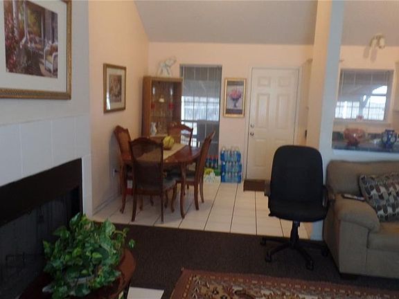 5th image of 137 E Marguerita Dr