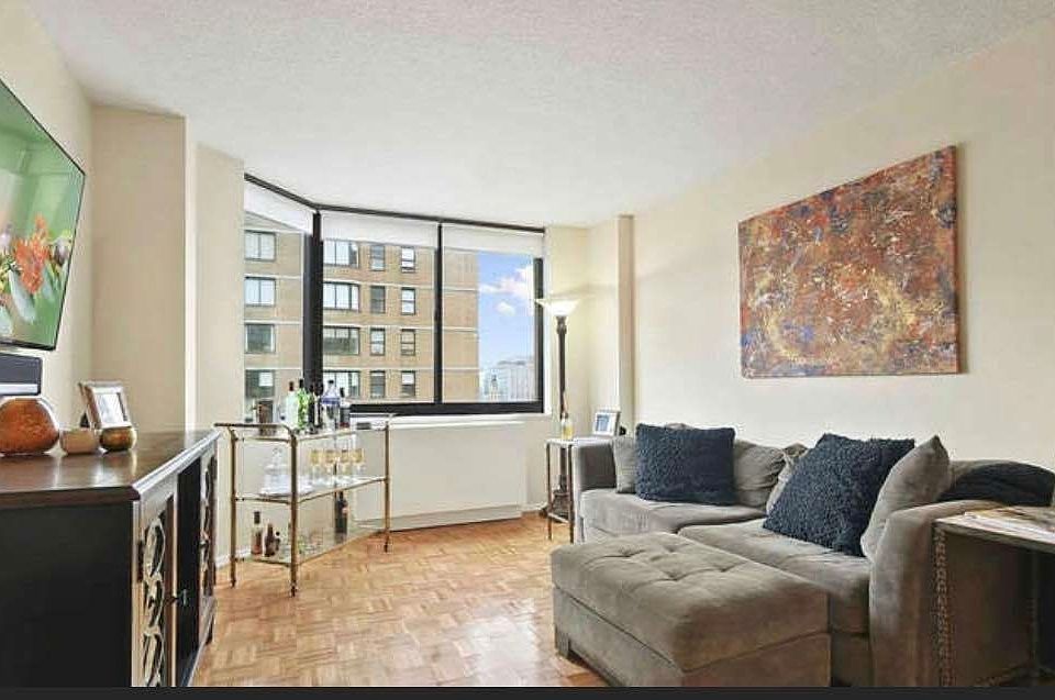 1st image of 155 E 31st St APT 10D